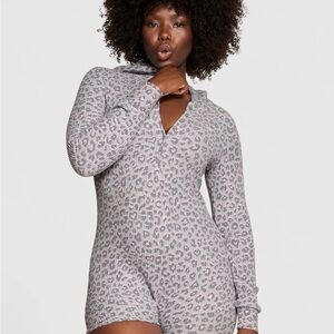 ISO WAFFLE KNIT LONG-SLEEVE SHORT ONESIE in SILVER LEO
